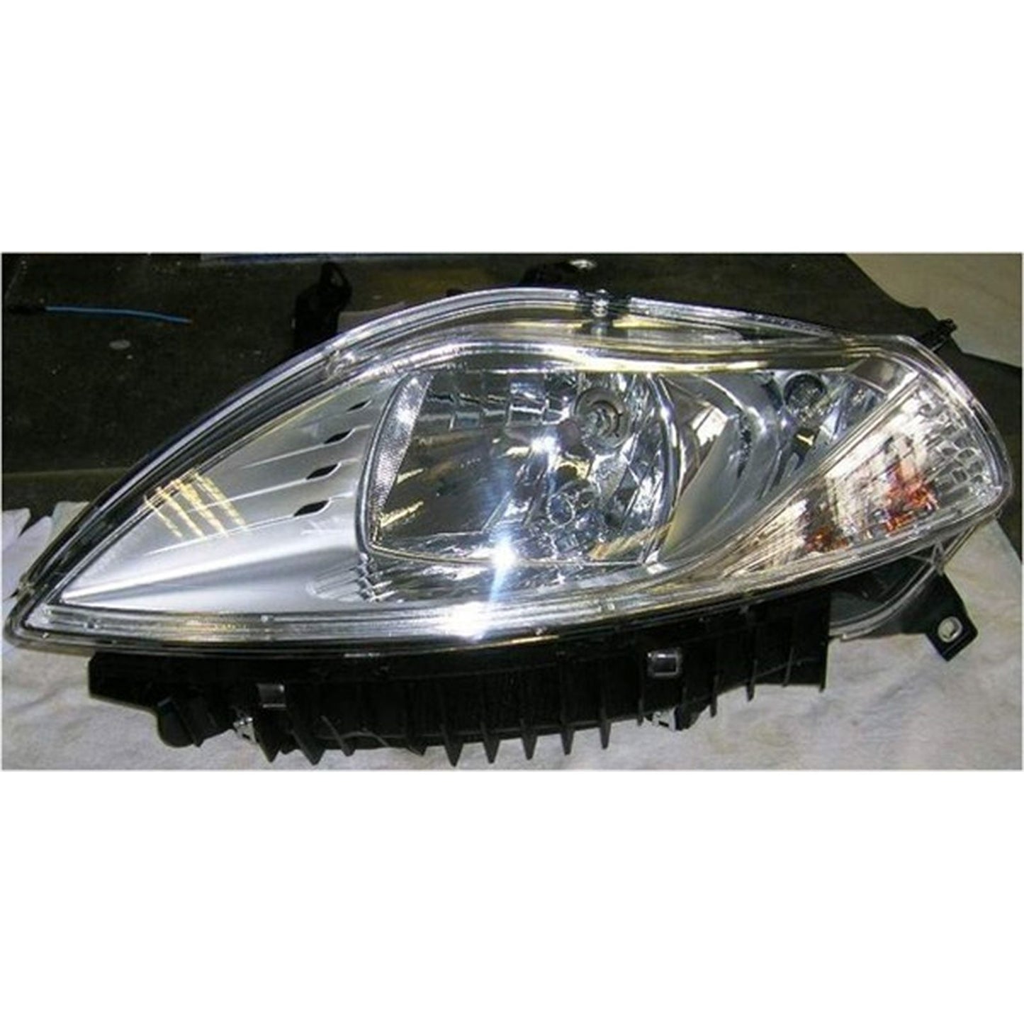 Magneti Marelli Halogen Headlight Unit - Right - MHL7541