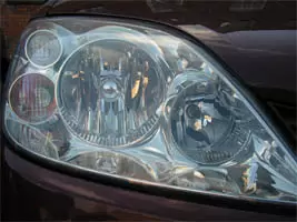 When to Use Parking Lights vs. Headlights - Motors Blog